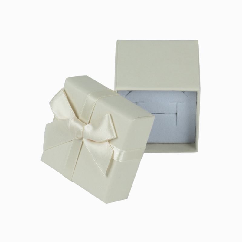 Cutie bijuterii, gama normal paper, cu funda, 18